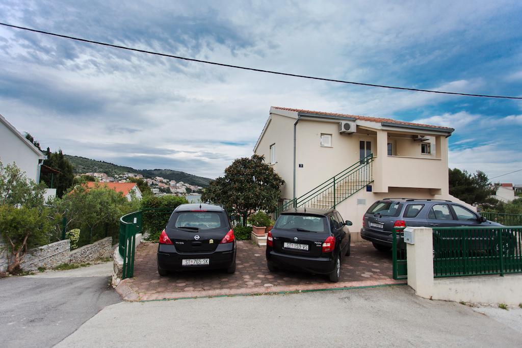 Apartments Toni Trogir Quarto foto